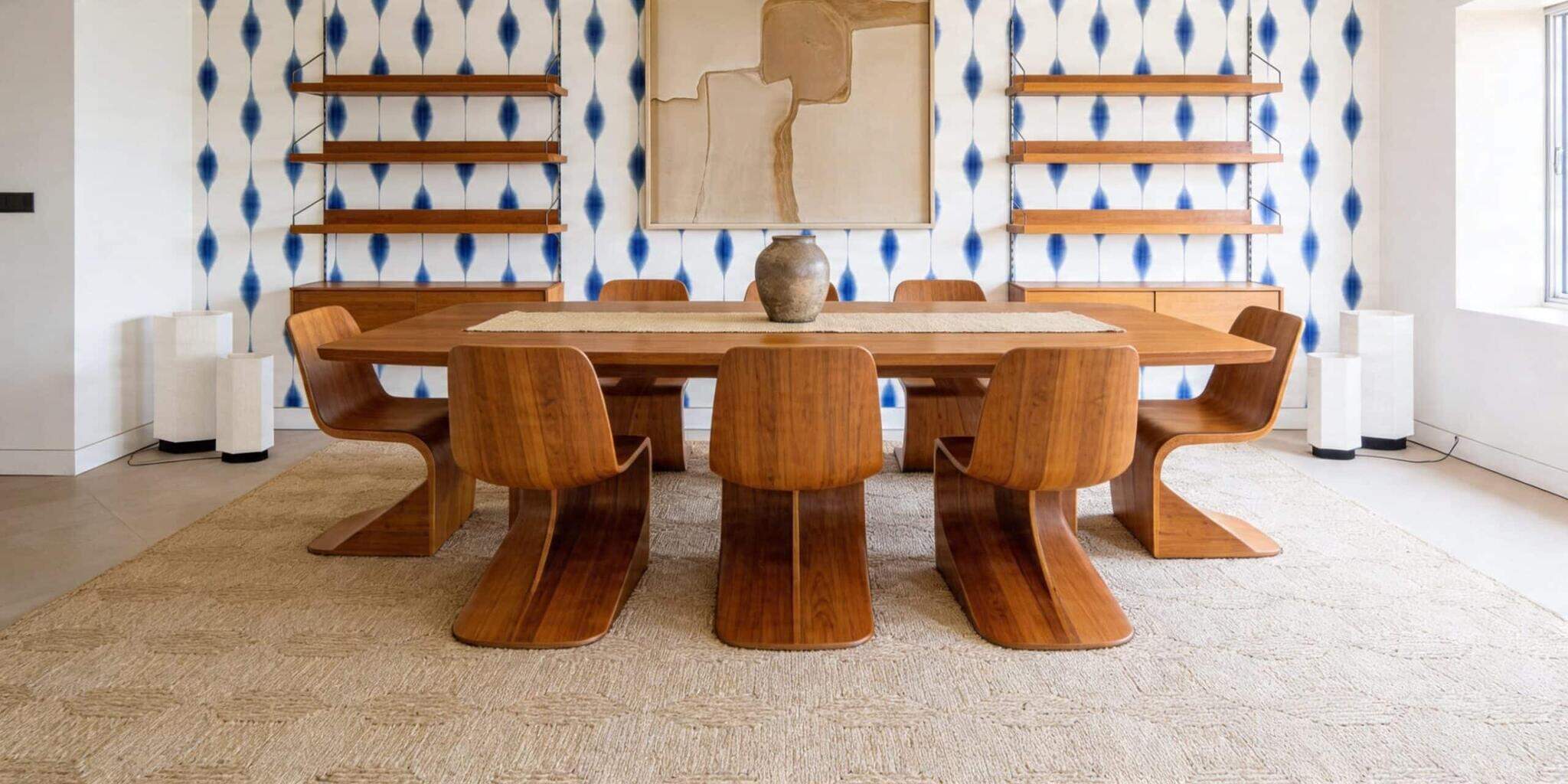 Cómo decorar una casa de verano: sillas de diseño y claves de estilo